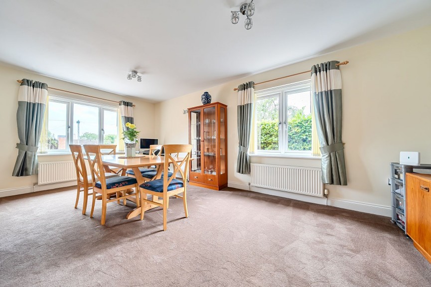 5 bedroom Bungalow for Sale Lower Stondon, Henlow, Bedfordshire