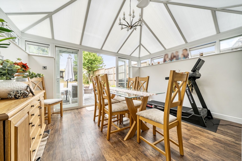 Gresham Way, Shefford, Central Bedfordshire