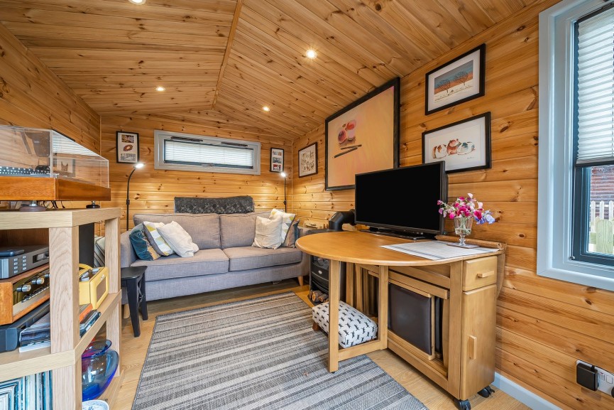 2 bedroom House for Sale Ireland, Shefford, Bedfordshire