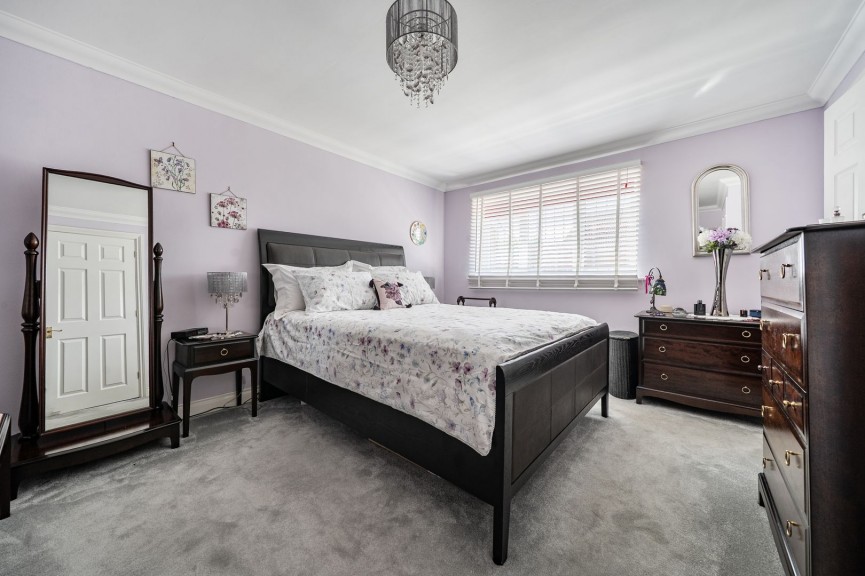 4 bedroom House for Sale Midland Gardens, Shefford, Bedfordshire