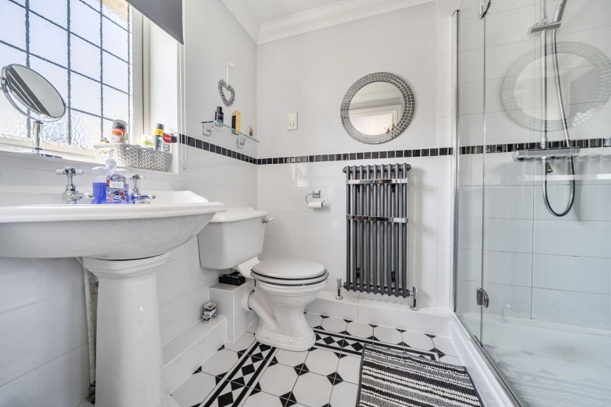 4 bedroom House for Sale Midland Gardens, Shefford, Bedfordshire