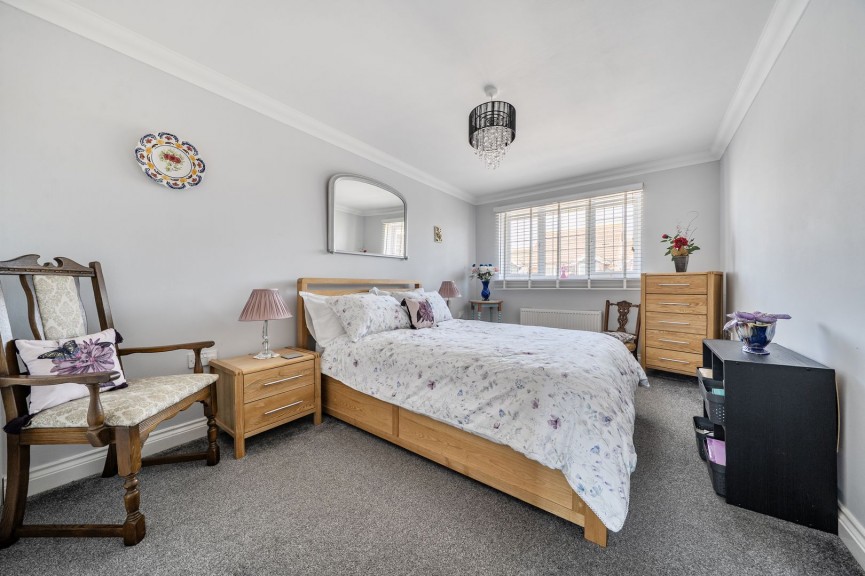 4 bedroom House for Sale Midland Gardens, Shefford, Bedfordshire
