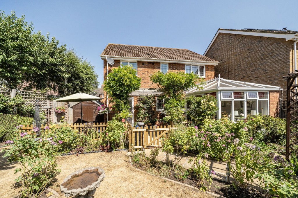 Midland Gardens, Shefford, Bedfordshire