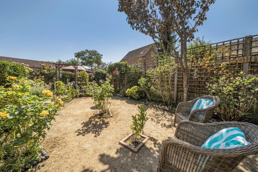 4 bedroom House for Sale Midland Gardens, Shefford, Bedfordshire