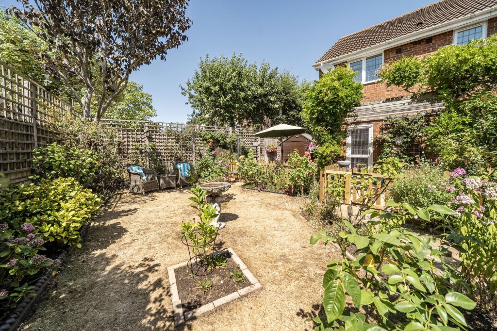 Midland Gardens, Shefford, Bedfordshire
