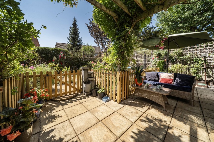 4 bedroom House for Sale Midland Gardens, Shefford, Bedfordshire