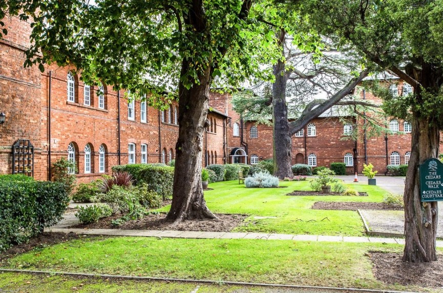 2 bedroom Flat for Sale Ampthill, Bedford