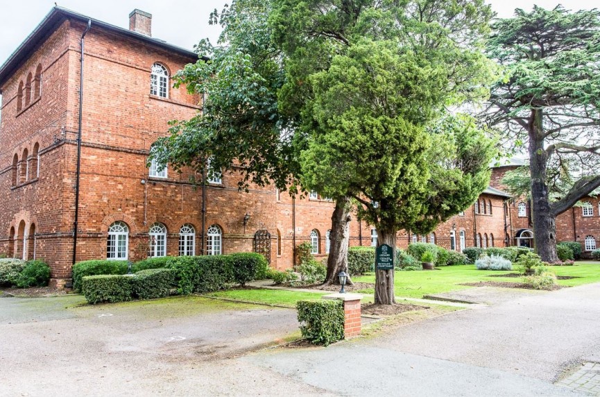 2 bedroom Flat for Sale Ampthill, Bedford