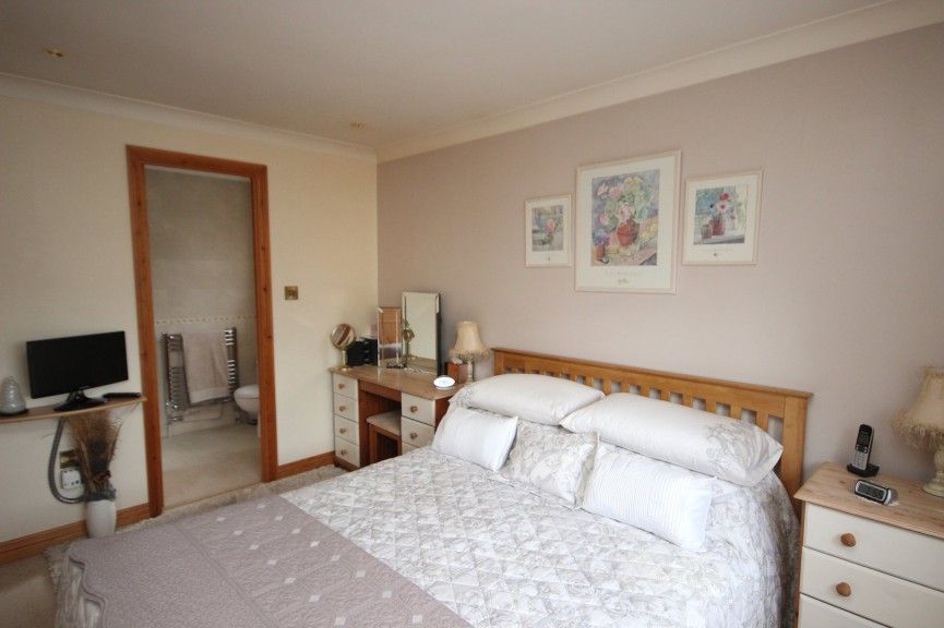 4 bedroom House for Sale Maulden, Bedford
