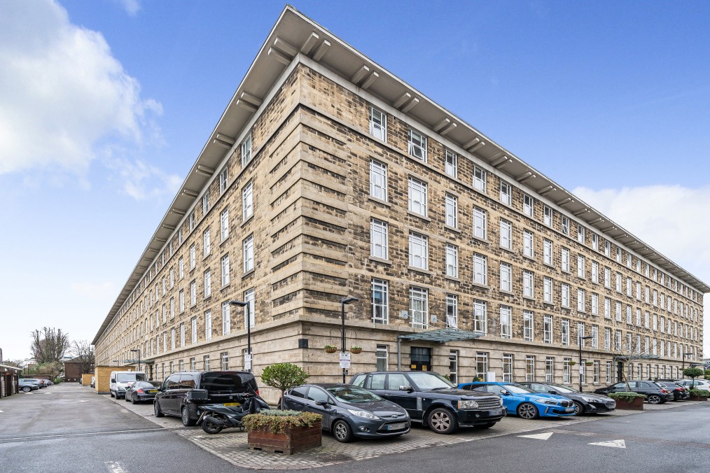 Bromyard Avenue, London