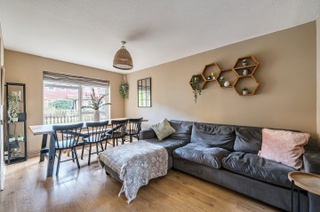 Arnett Avenue, Finchampstead, RG40