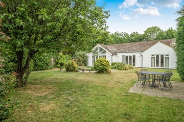 Nash Grove Lane, Finchampstead, RG40