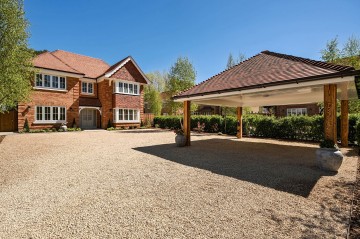 Johnson Drive, Finchampstead, RG40