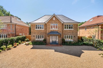 Johnson Drive, Finchampstead, RG40
