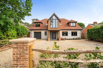 Tintagel Road, Finchampstead, RG40
