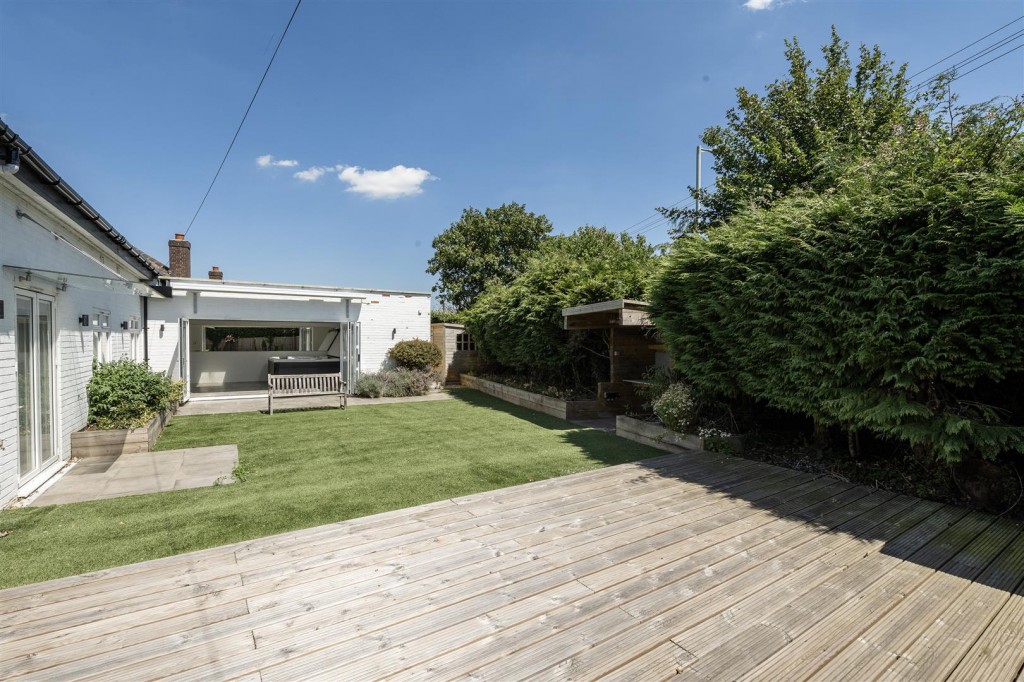 Burston Drive, Park Street, St. Albans