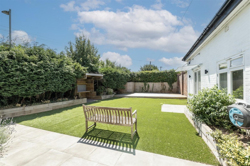 Burston Drive, Park Street, St. Albans