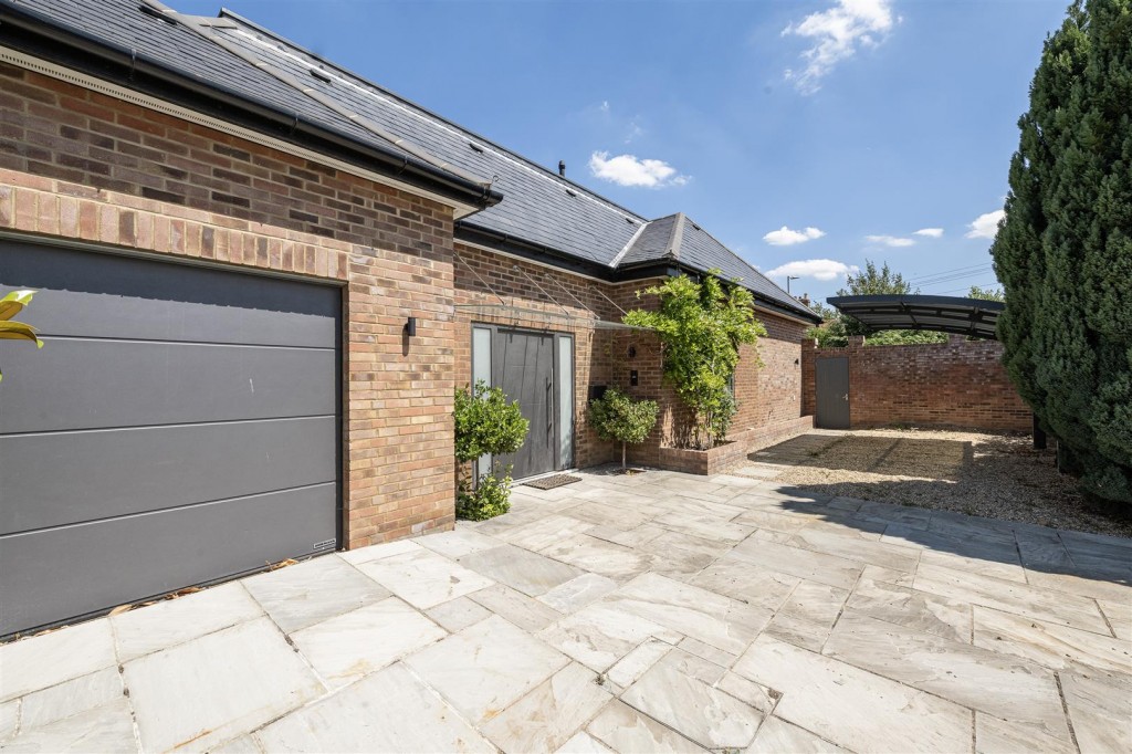 Burston Drive, Park Street, St. Albans