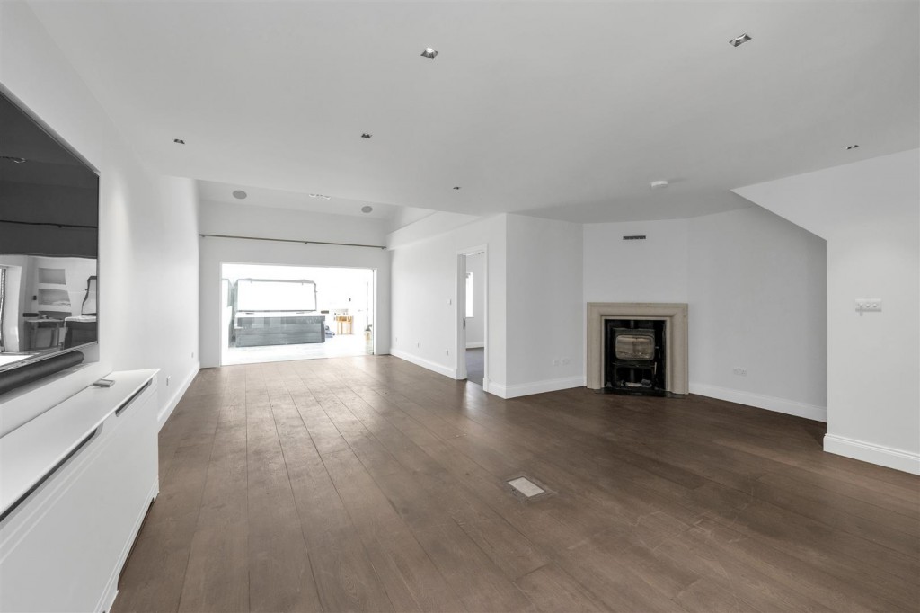 Burston Drive, Park Street, St. Albans