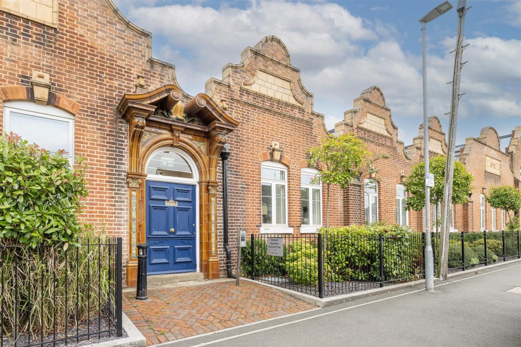 Sutton Road, St. Albans