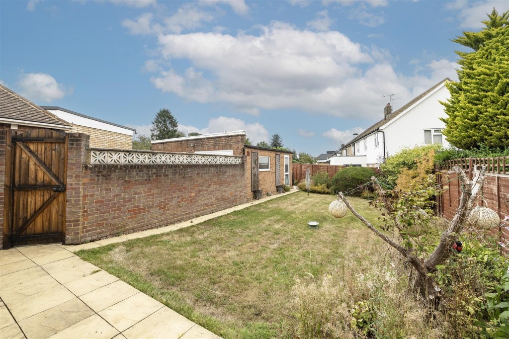 Ringway Road, Park Street, St. Albans