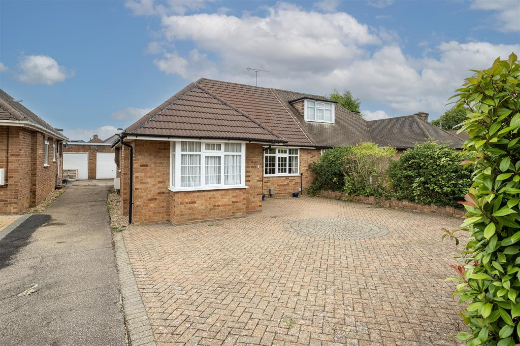 Ringway Road, Park Street, St. Albans
