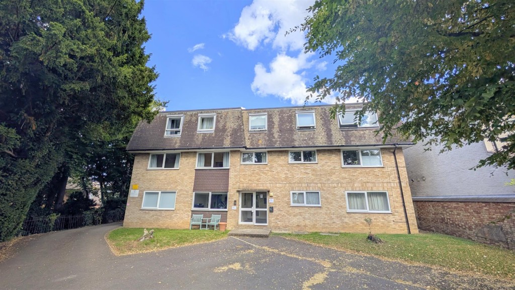 Sudbury Court, Ramsbury Road, St. Albans, Hertfordshire