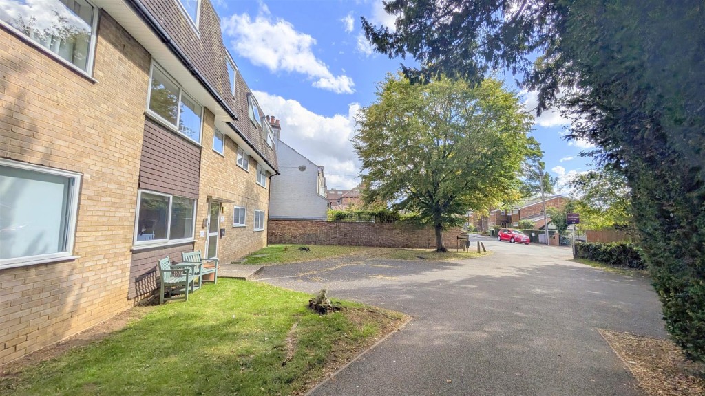 Sudbury Court, Ramsbury Road, St. Albans, Hertfordshire