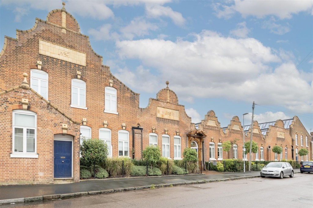 Sutton Road, St. Albans