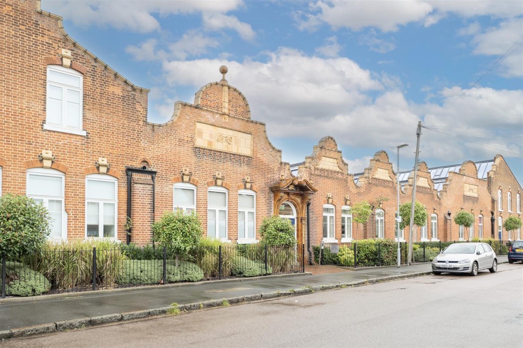 Sutton Road, St. Albans