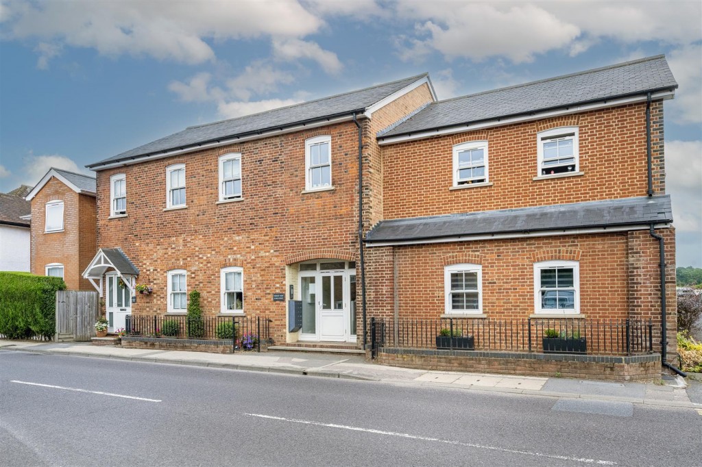 High Street, Sandridge, St Albans