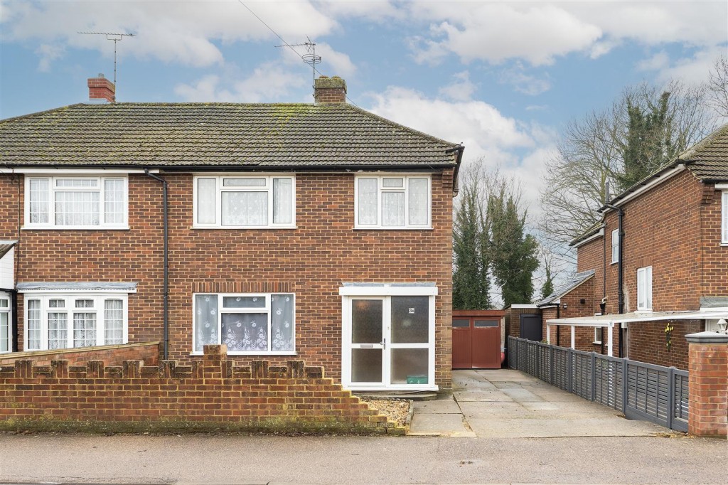 Alexander Road, London Colney, St. Albans