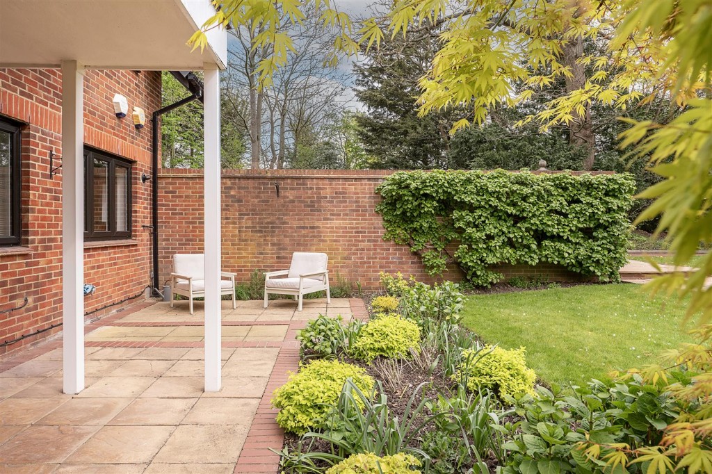 Birklands Park, London Road, St. Albans