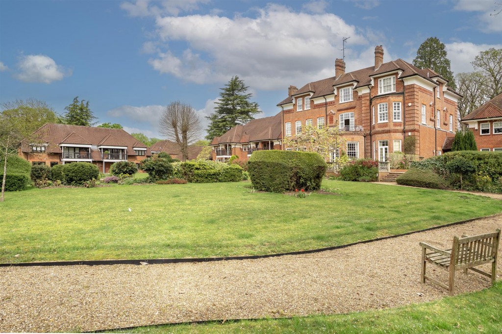 Birklands Park, London Road, St. Albans