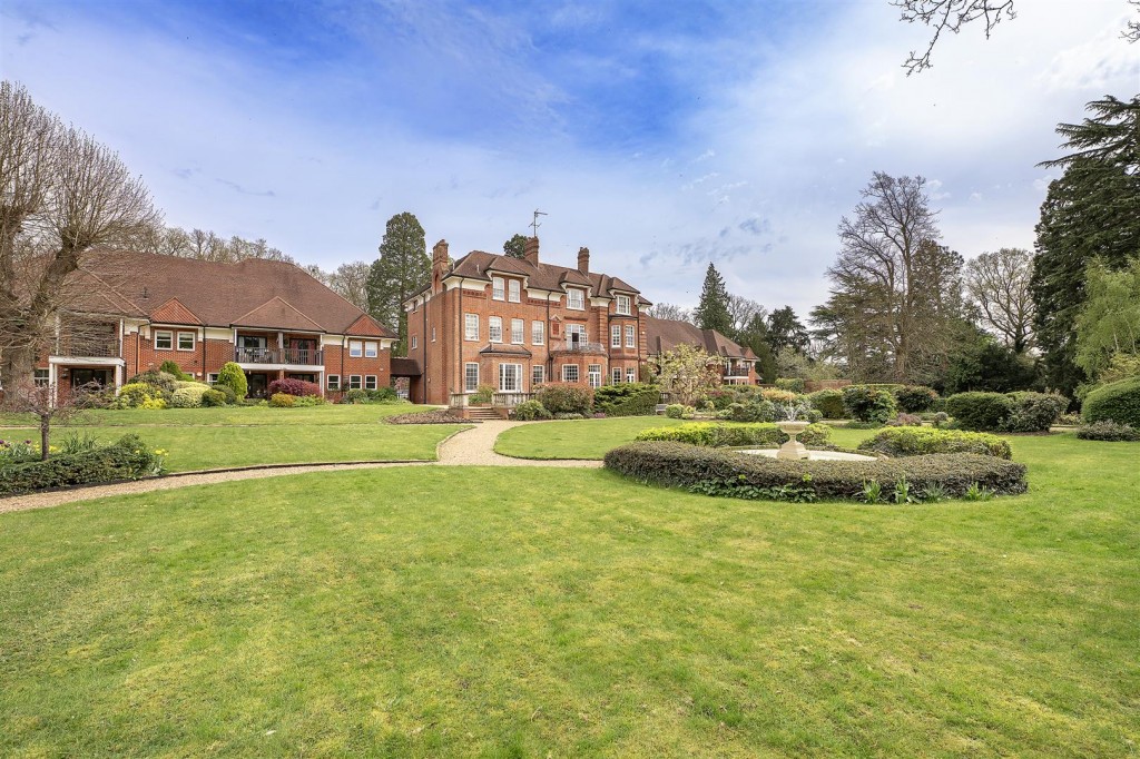 Birklands Park, London Road, St. Albans