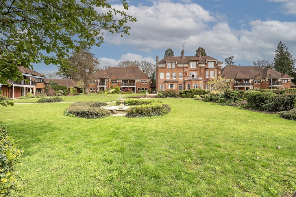 Birklands Park, London Road, St. Albans