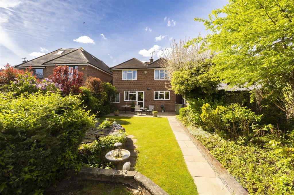 Admirals Walk, St. Albans