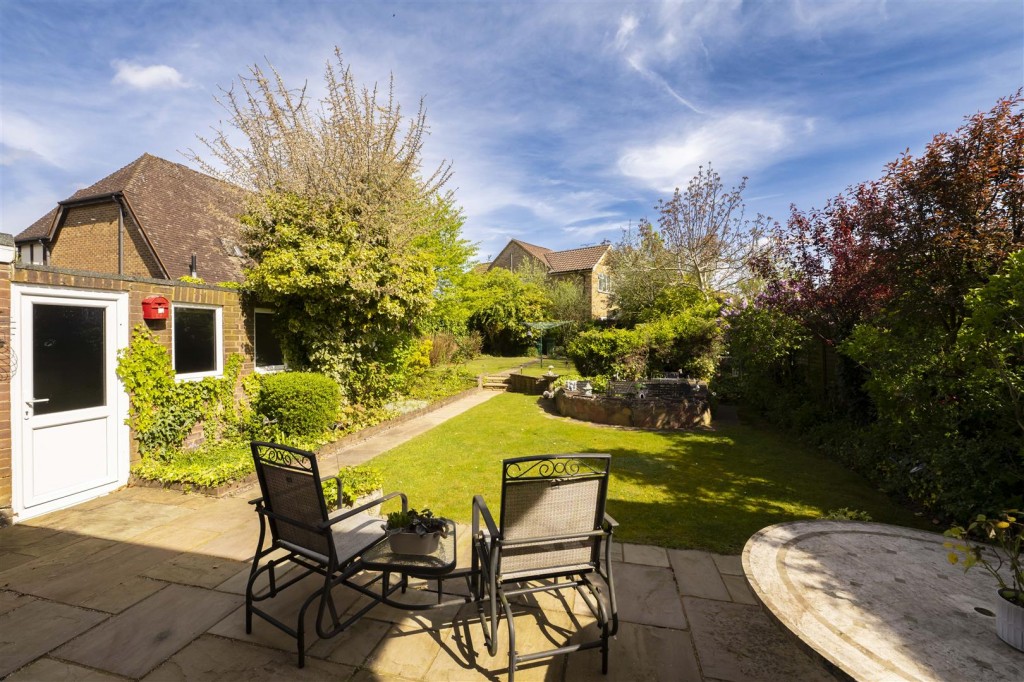 Admirals Walk, St. Albans