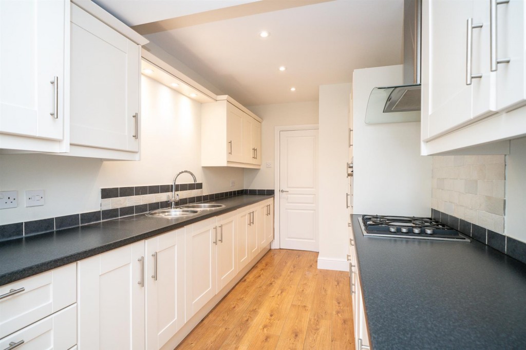 27a Carnegie Rd St Albans Herts