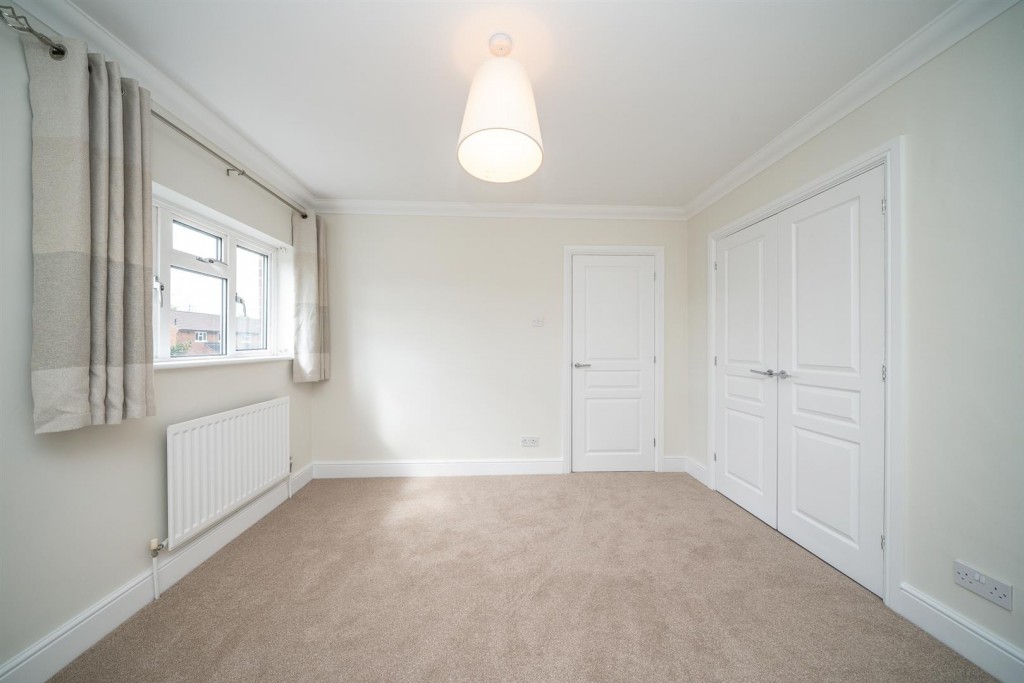 27a Carnegie Rd St Albans Herts