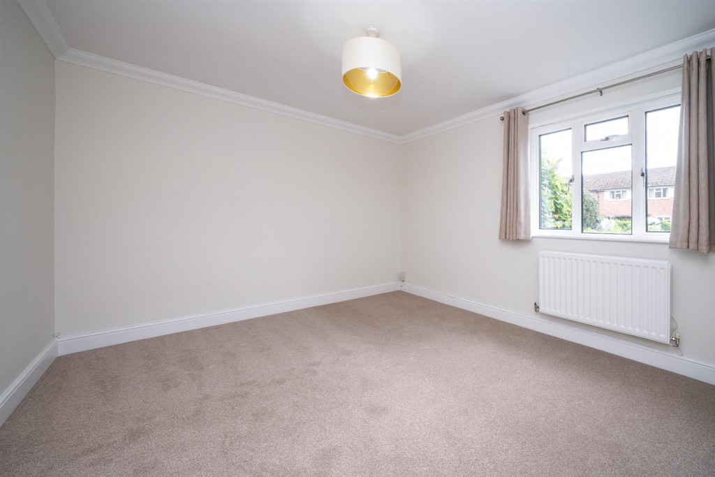 27a Carnegie Rd St Albans Herts