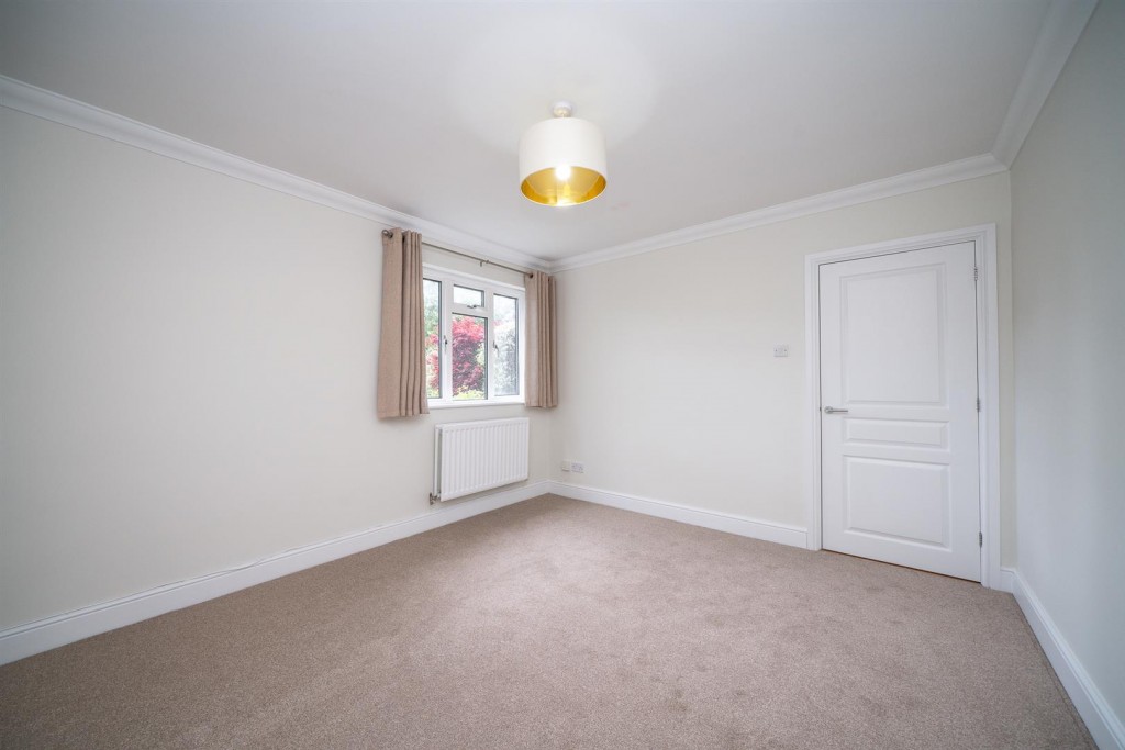 27a Carnegie Rd St Albans Herts
