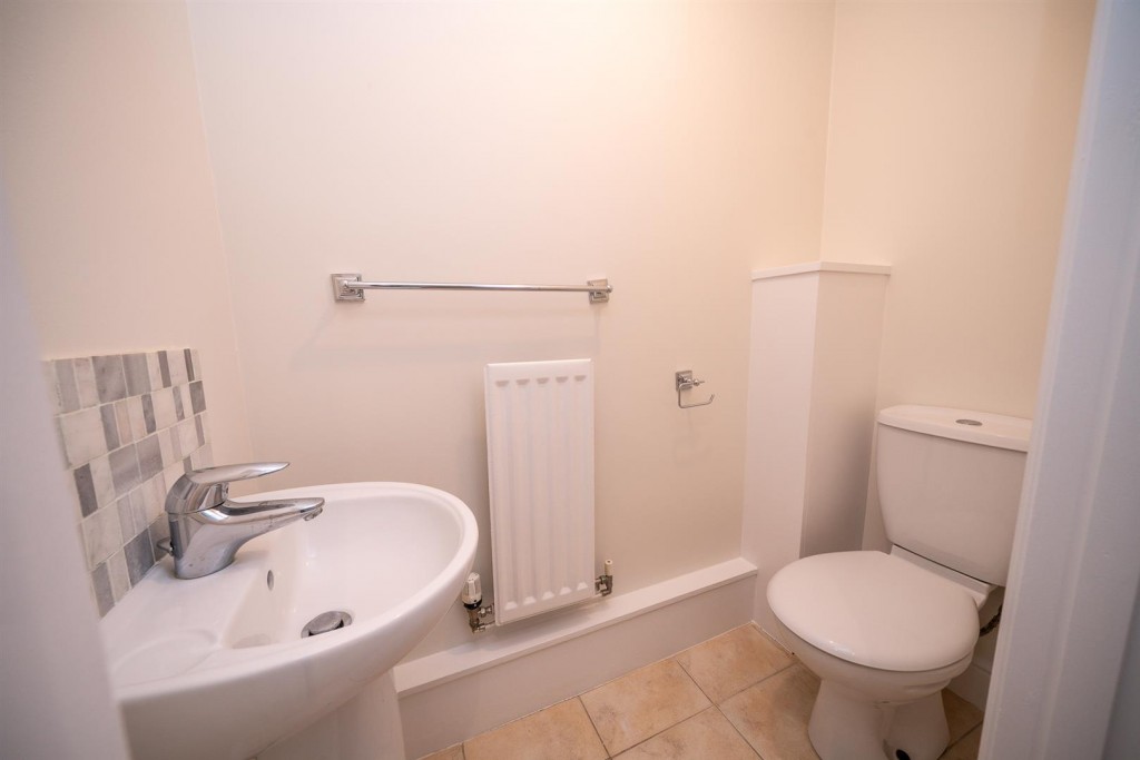 27a Carnegie Rd St Albans Herts