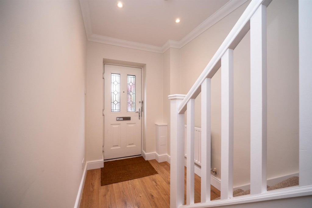 27a Carnegie Rd St Albans Herts