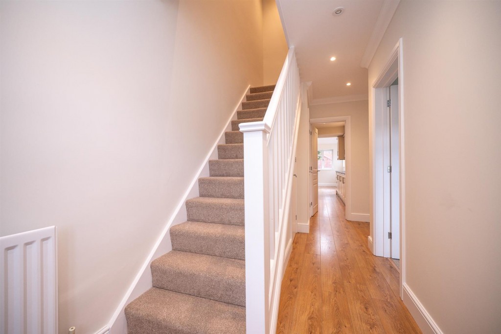 27a Carnegie Rd St Albans Herts