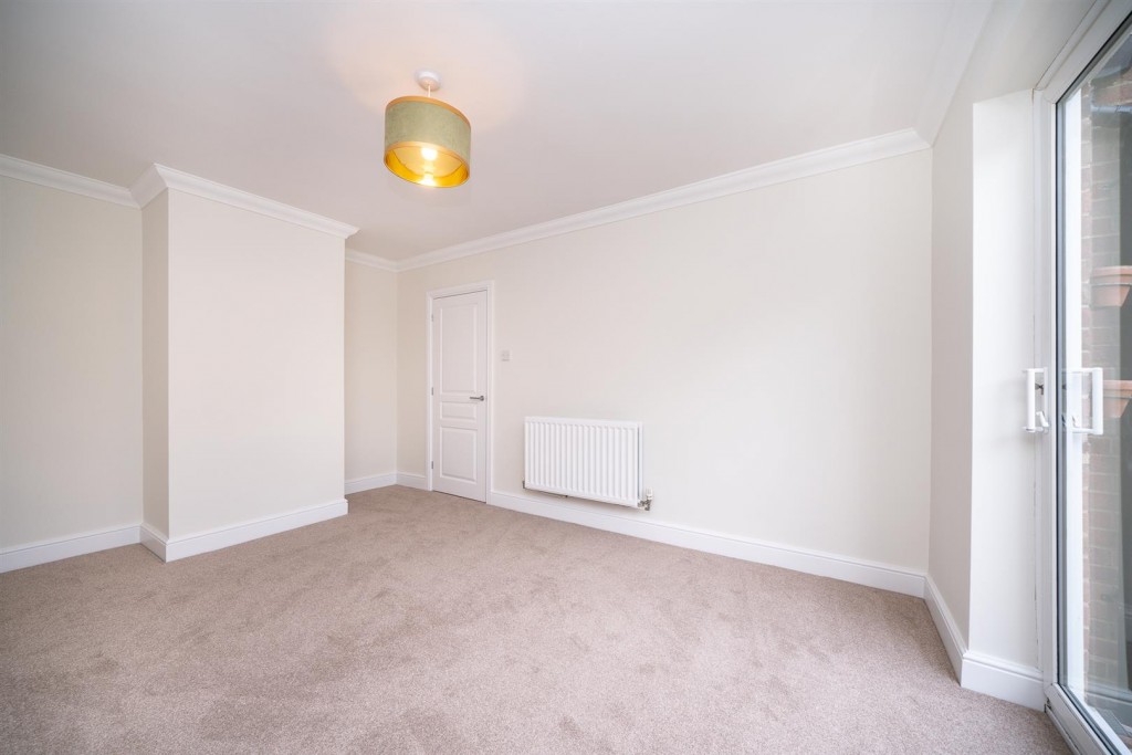 27a Carnegie Rd St Albans Herts