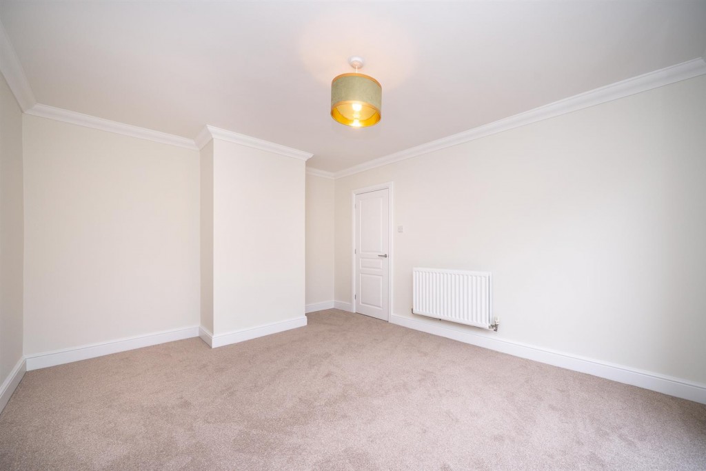 27a Carnegie Rd St Albans Herts