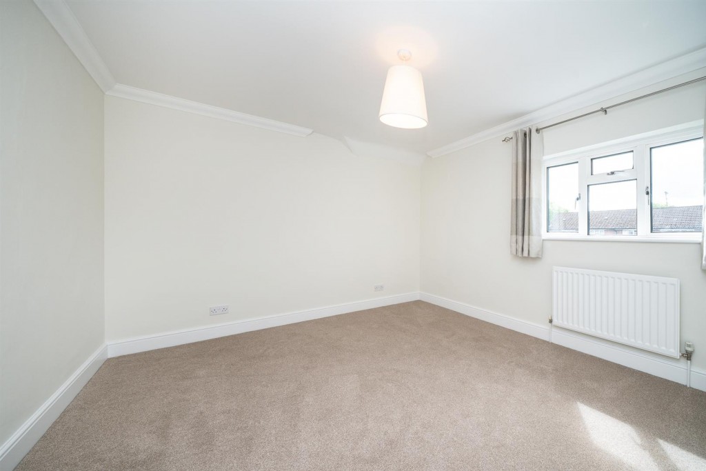 27a Carnegie Rd St Albans Herts