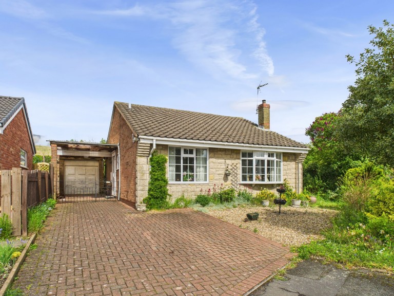 Larkspur Avenue, Redhill, Nottingham