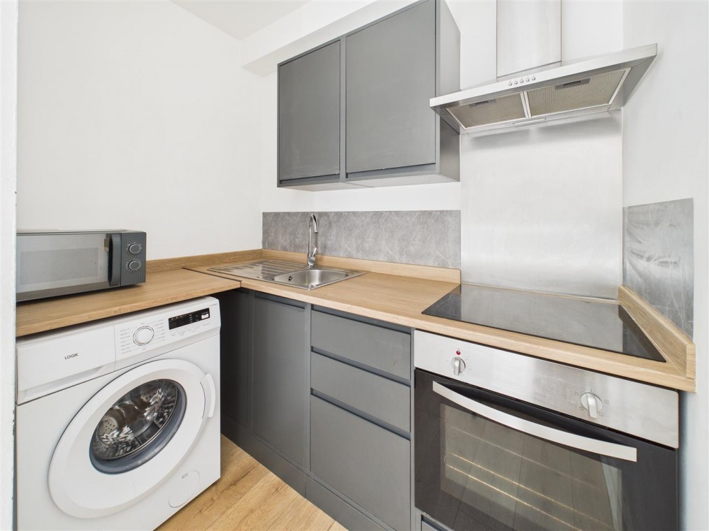 White Lion, 43 Carlton Road, Nottingham